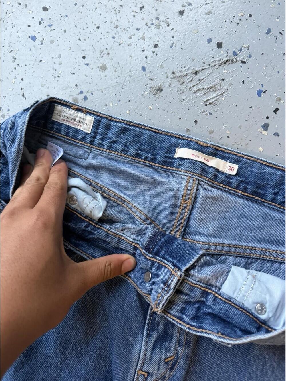 Levi's Baggy Dad Fit Wide-Leg Women's Blue Denim Jeans Cotton Medium Wash - Picture 2 of 4